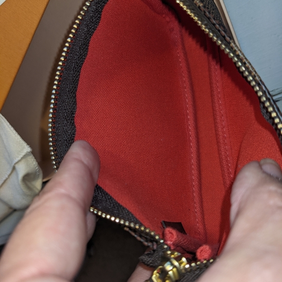 Rare Louis Vuitton Limited Edition Christmas Pouchette - Picture 8 of 8